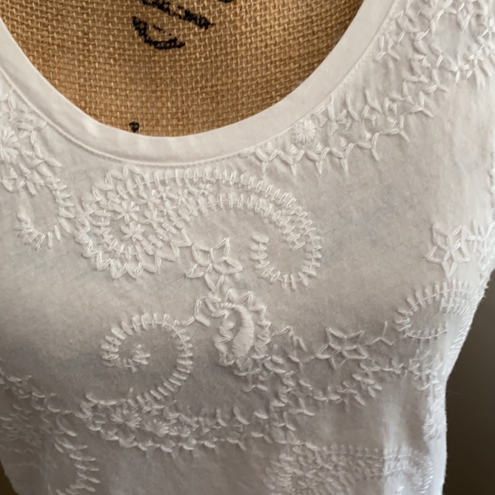 Embroidered tank - Picture 4 of 6